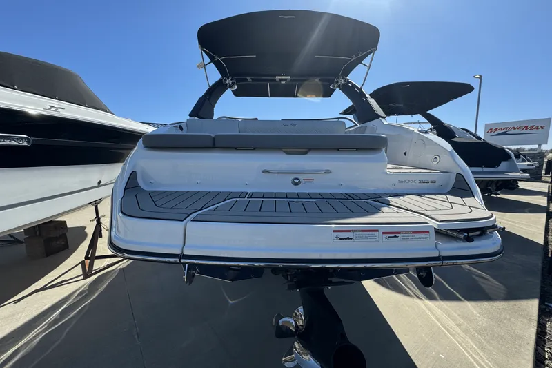Slide: The Image of Sea Ray SDX 250 Surf 2025 - 4
