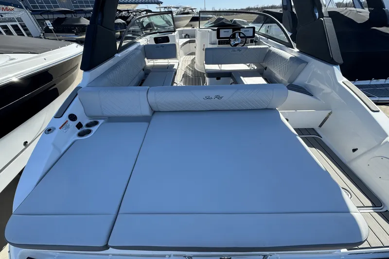 Slide: The Image of Sea Ray SDX 250 Surf 2025 - 5