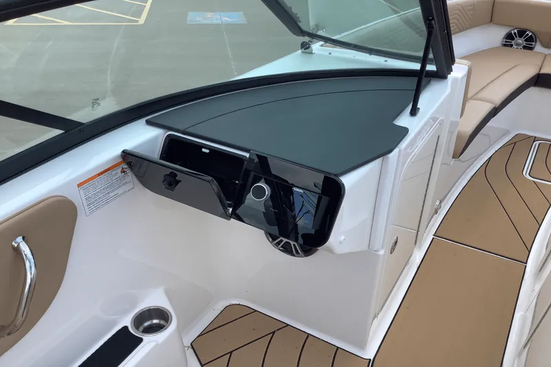 Slide: The Image of Sea Ray SDX 270 Surf 2025 - 12