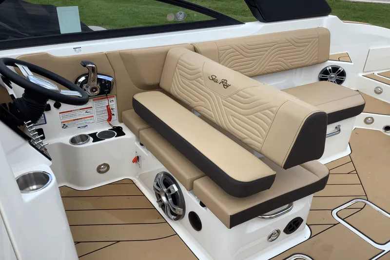 Slide: The Image of Sea Ray SDX 270 Surf 2025 - 15