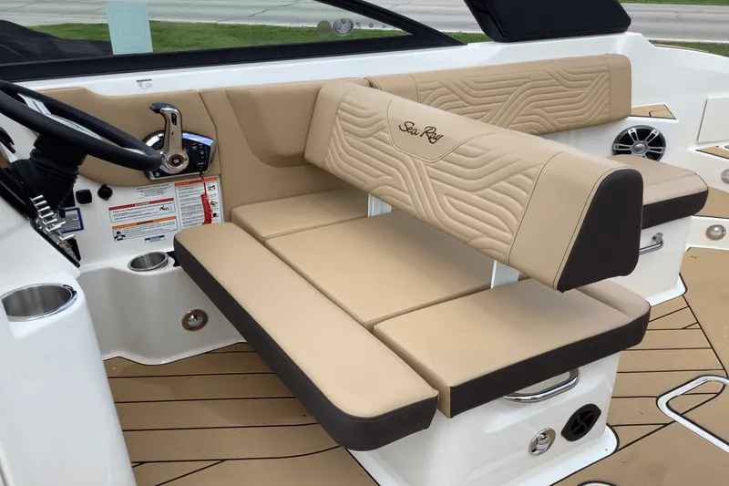 Slide: The Image of Sea Ray SDX 270 Surf 2025 - 16