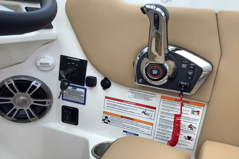 Slide: The Image of Sea Ray SDX 270 Surf 2025 - 19