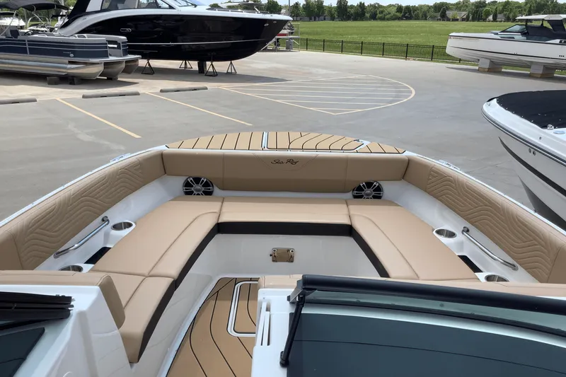 Slide: The Image of Sea Ray SDX 270 Surf 2025 - 5