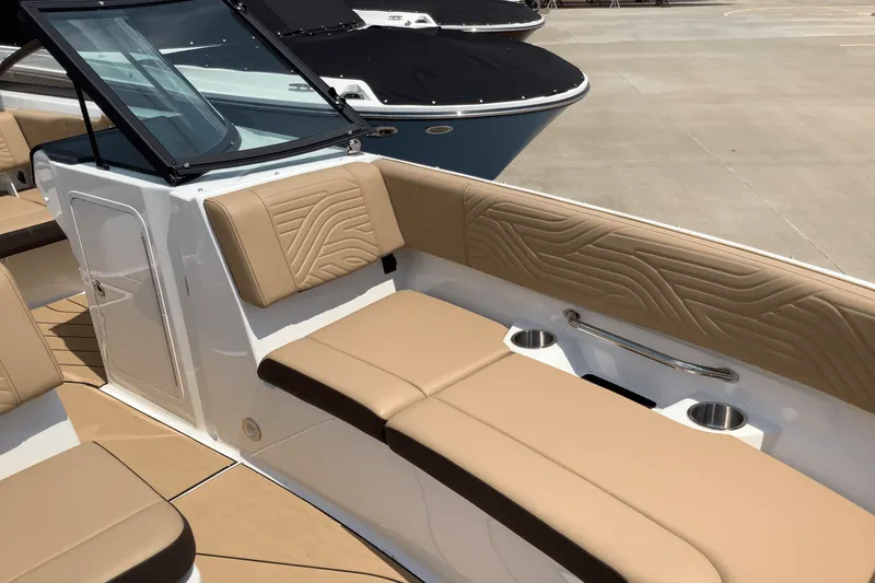 Slide: The Image of Sea Ray SDX 270 Surf 2025 - 6