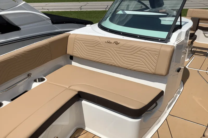 Slide: The Image of Sea Ray SDX 270 Surf 2025 - 7