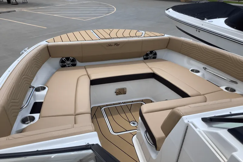 Slide: The Image of Sea Ray SDX 270 Surf 2025 - 8