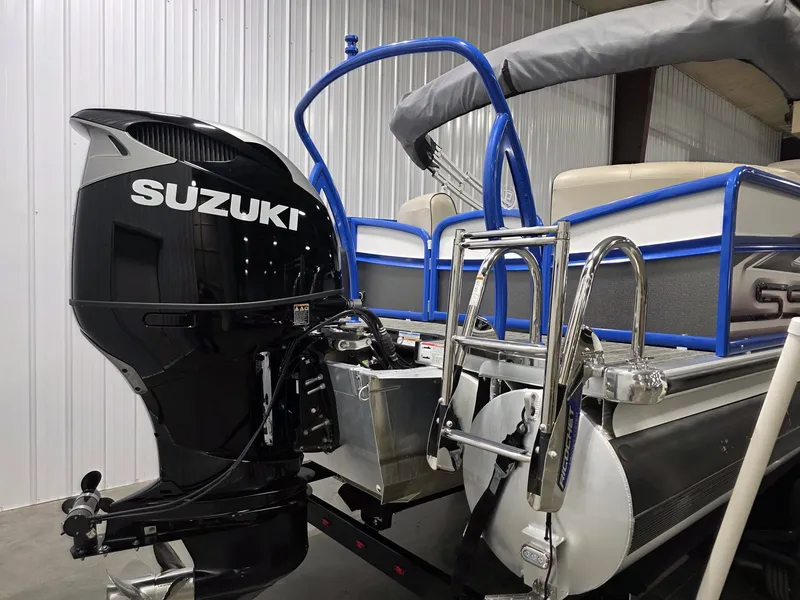 Slide: The Image of Premier 270SS 2022 - 19