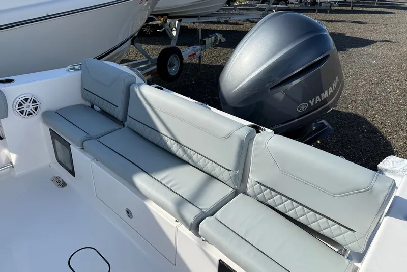 Slide: The Image of Sportsman Heritage 231 Center Console 2026 - 9