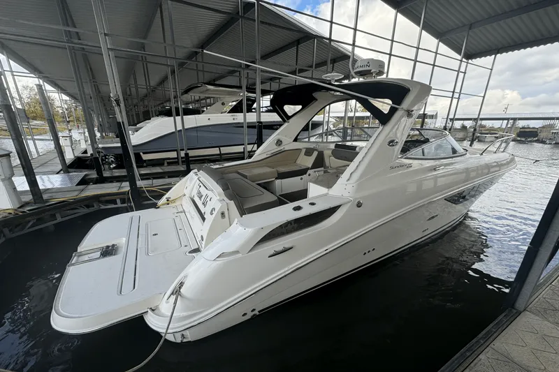Slide: The Image of Sea Ray 310 SUNDANCER 2015 - 1