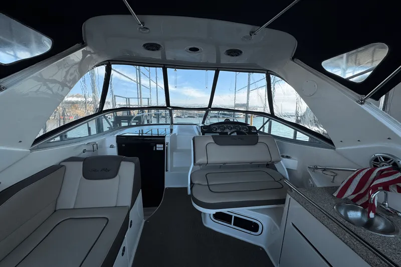 Slide: The Image of Sea Ray 310 SUNDANCER 2015 - 7