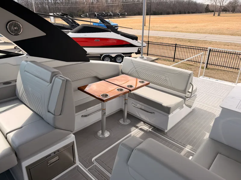 Slide: The Image of Cruisers 34 GLS 2025 - 10