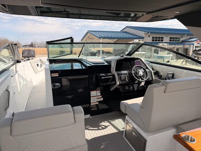 Slide: The Image of Cruisers 34 GLS 2025 - 14