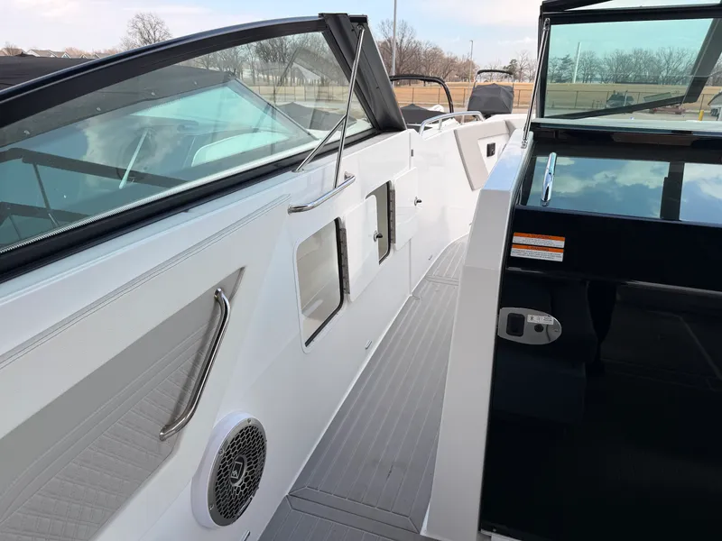 Slide: The Image of Cruisers 34 GLS 2025 - 16