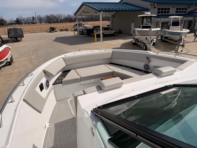 Slide: The Image of Cruisers 34 GLS 2025 - 17