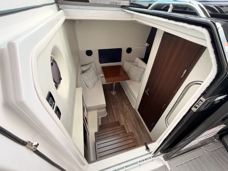 Slide: The Image of Cruisers 34 GLS 2025 - 24