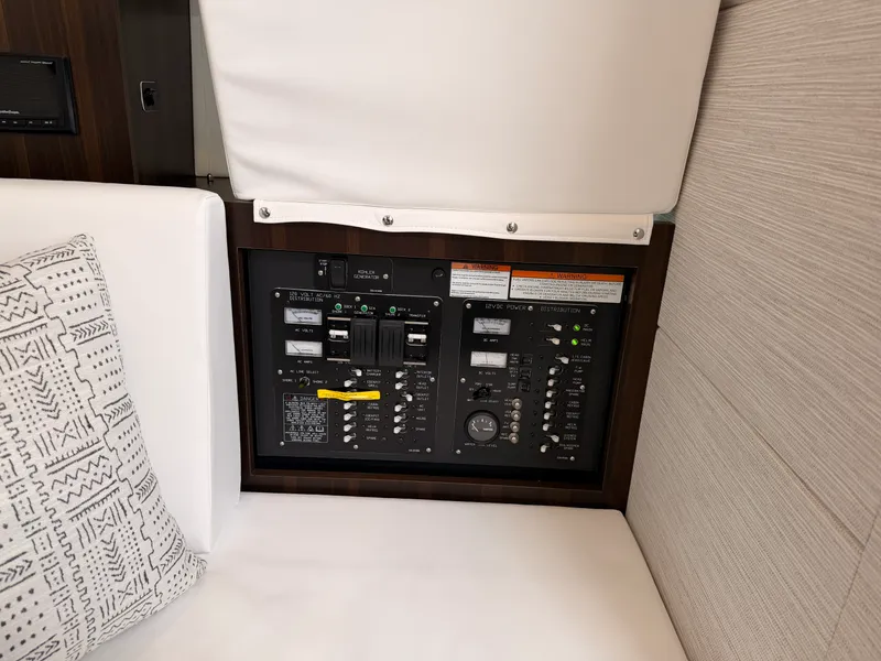 Slide: The Image of Cruisers 34 GLS 2025 - 26