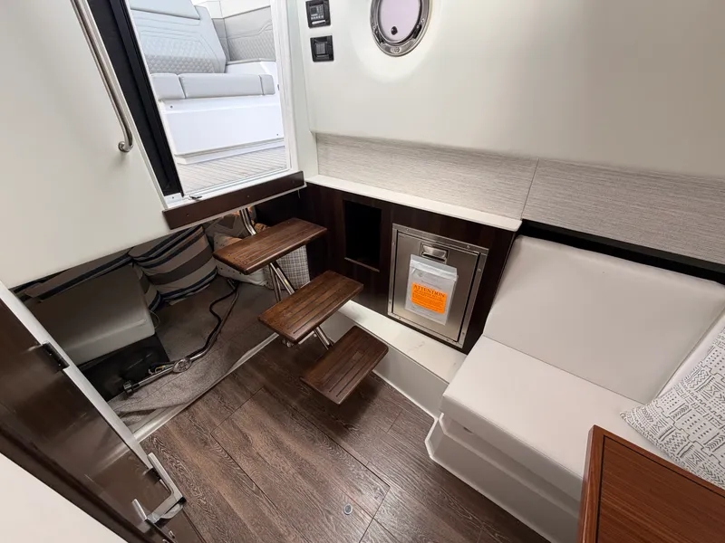 Slide: The Image of Cruisers 34 GLS 2025 - 28