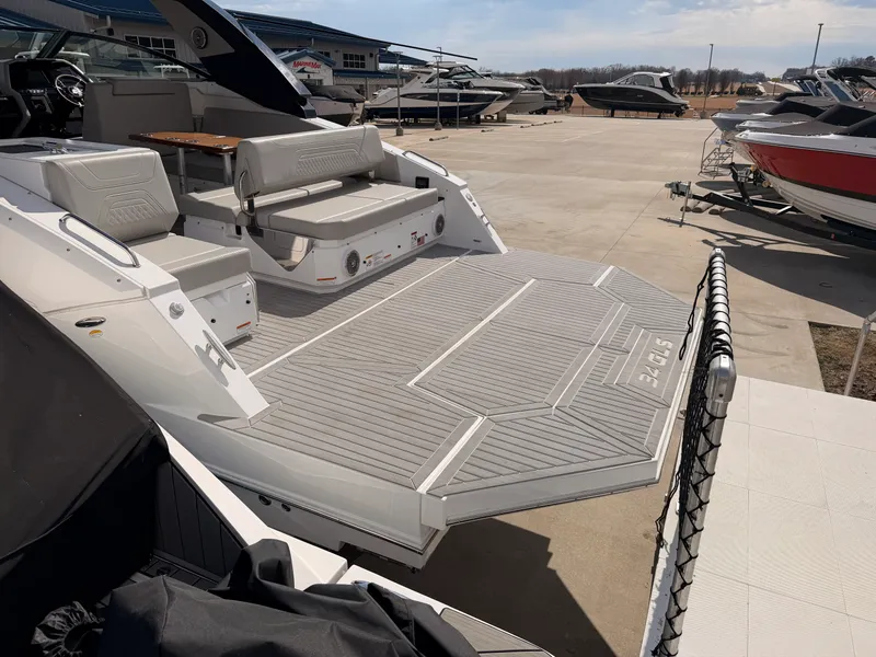 Slide: The Image of Cruisers 34 GLS 2025 - 3