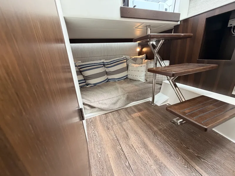 Slide: The Image of Cruisers 34 GLS 2025 - 31