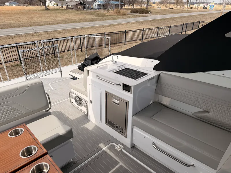 Slide: The Image of Cruisers 34 GLS 2025 - 9