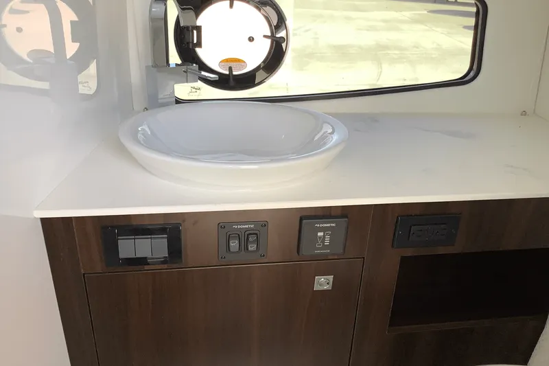 Slide: The Image of Cruisers Yachts 34 GLS 2025 - 40