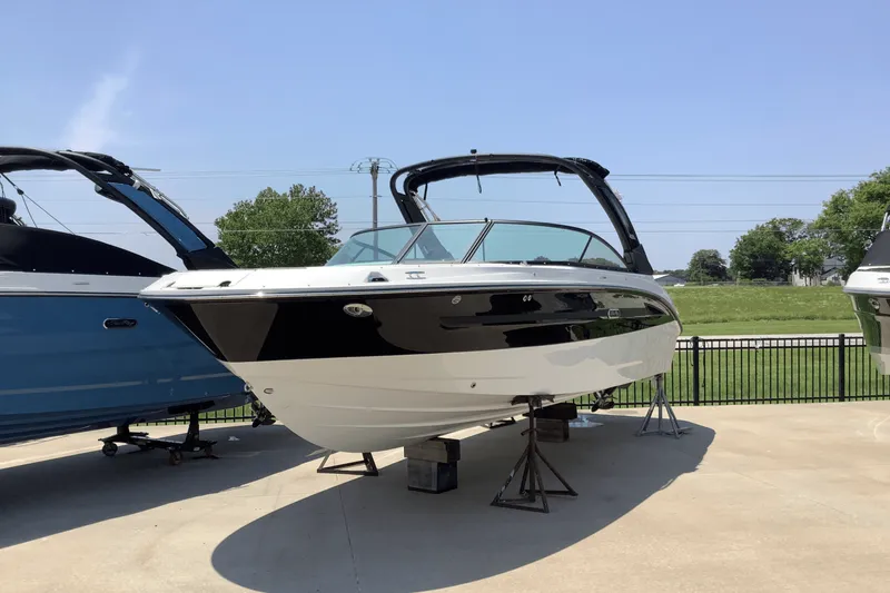 The Image of Sea Ray SDX 250 Surf 2025 - 0