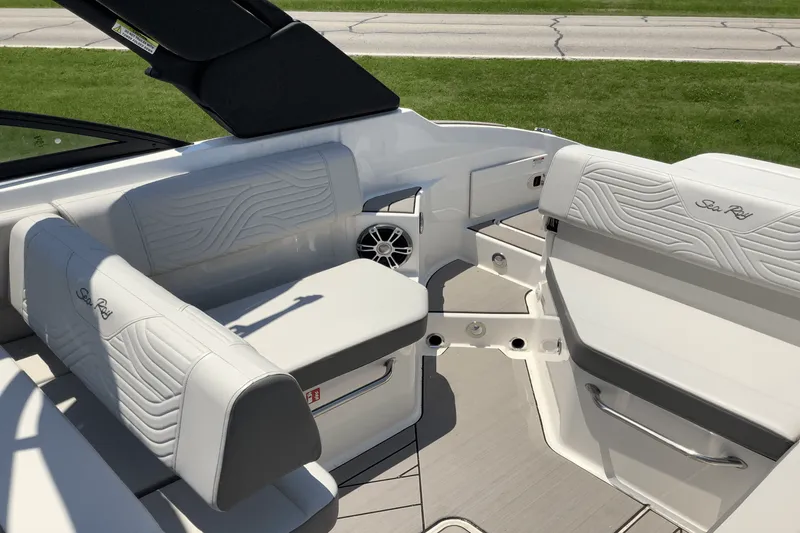 Slide: The Image of Sea Ray SDX 250 Surf 2025 - 12