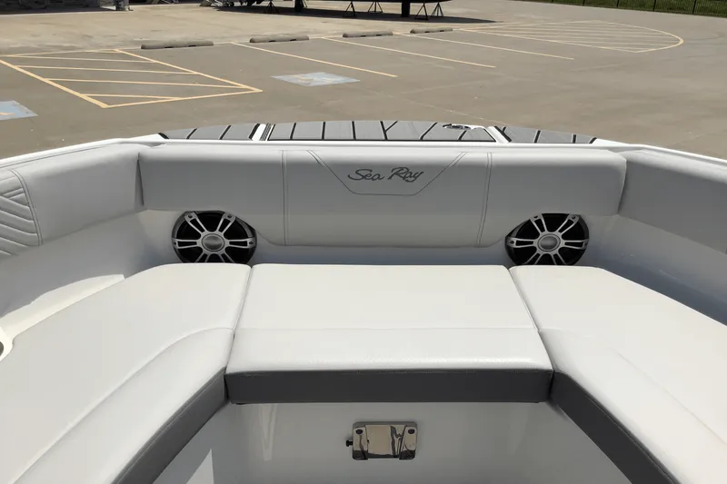 Slide: The Image of Sea Ray SDX 250 Surf 2025 - 35