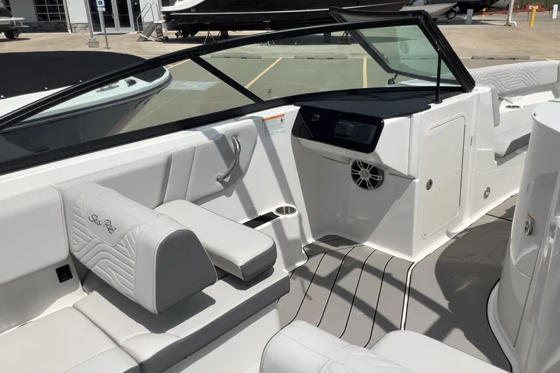 Slide: The Image of Sea Ray SDX 270 Surf 2025 - 13