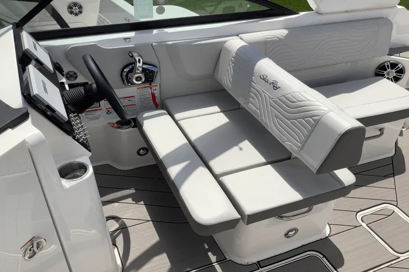 Slide: The Image of Sea Ray SDX 270 Surf 2025 - 16