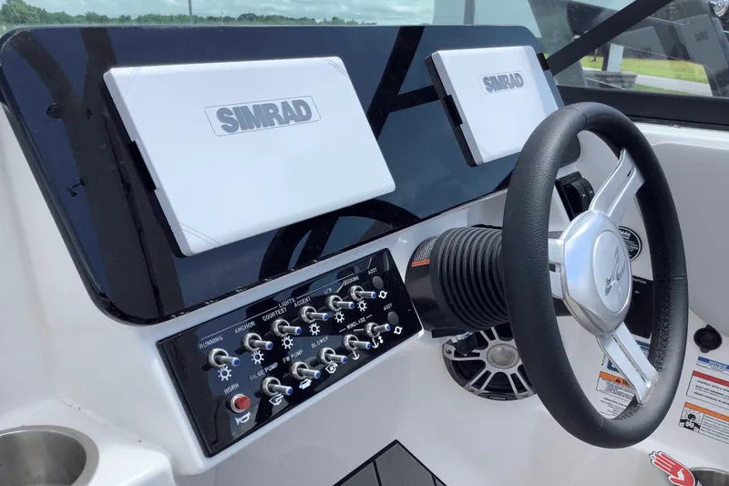 Slide: The Image of Sea Ray SDX 270 Surf 2025 - 19