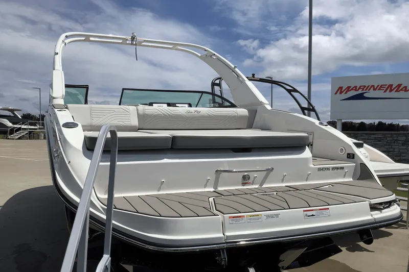 Slide: The Image of Sea Ray SDX 270 Surf 2025 - 3