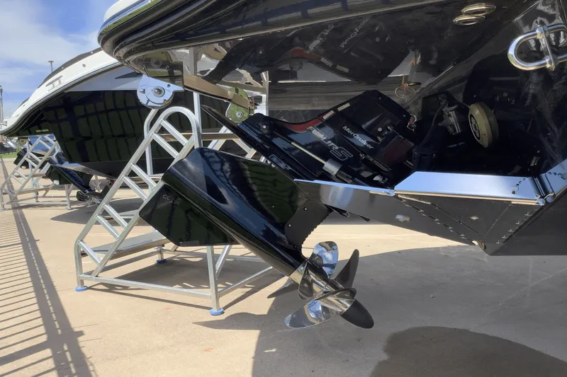 Slide: The Image of Sea Ray SDX 270 Surf 2025 - 4