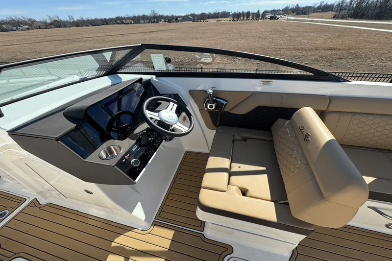 Slide: The Image of Sea Ray SDX 290 2025 - 14