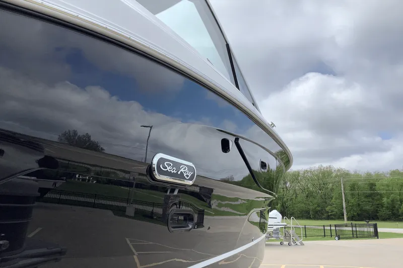 Slide: The Image of Sea Ray Sundancer 370 2025 - 2