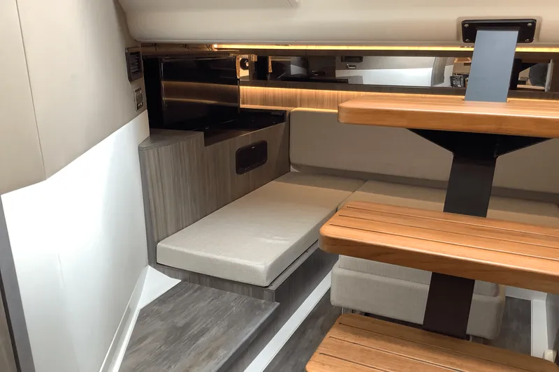 Slide: The Image of Sea Ray Sundancer 370 2025 - 57