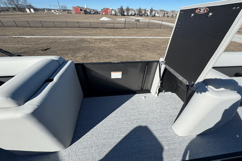 Slide: The Image of Harris 250 Cruiser 2025 - 11