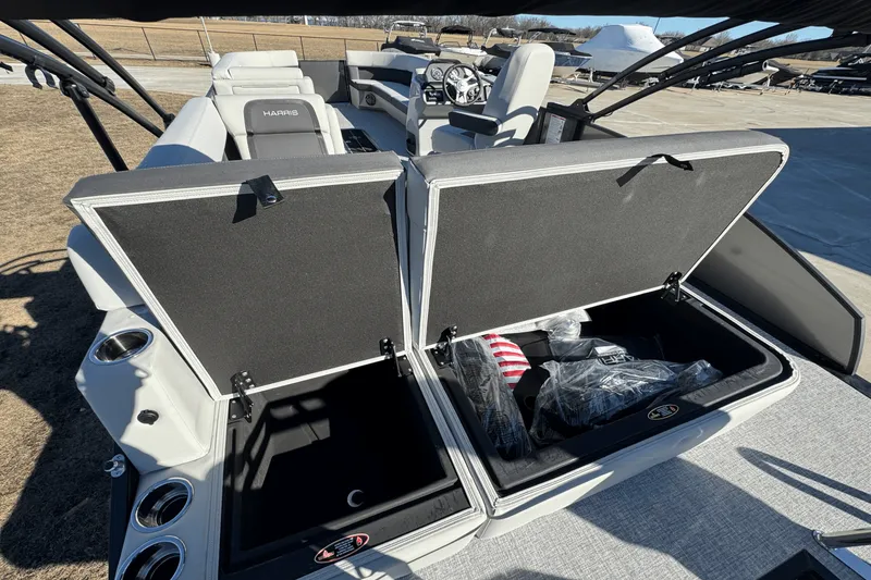 Slide: The Image of Harris 250 Cruiser 2025 - 17