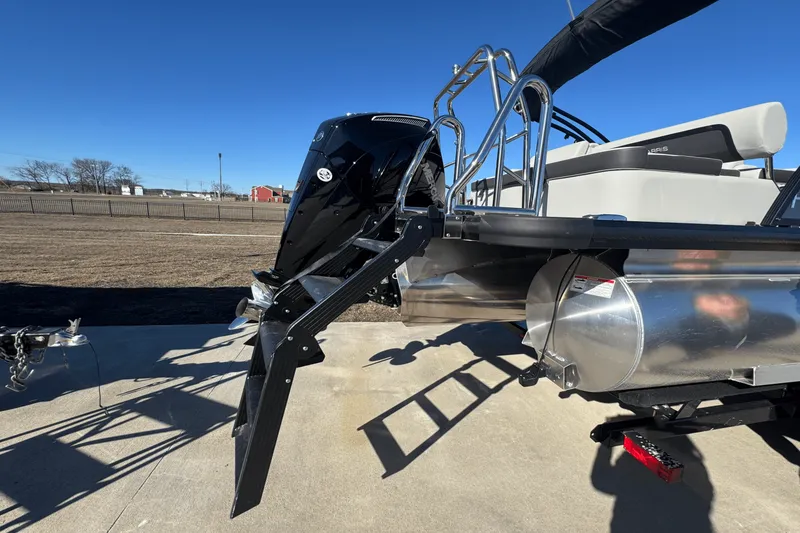 Slide: The Image of Harris 250 Cruiser 2025 - 18