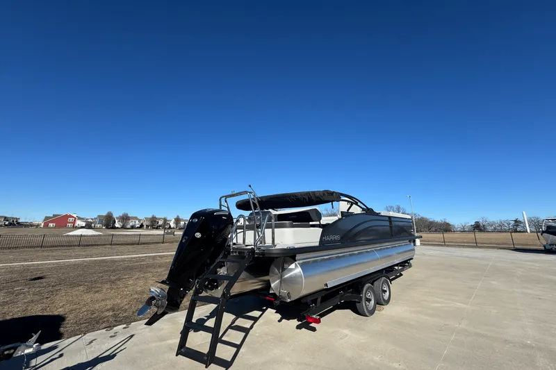 Slide: The Image of Harris 250 Cruiser 2025 - 2