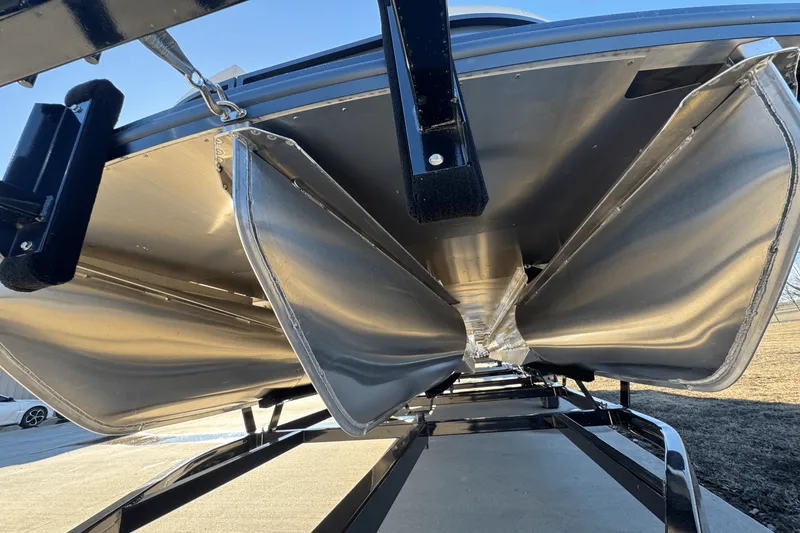 Slide: The Image of Harris 250 Cruiser 2025 - 20