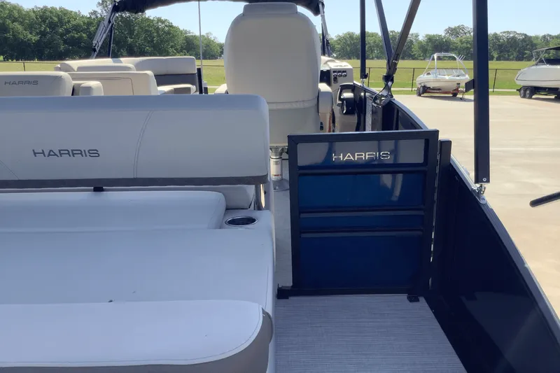 Slide: The Image of Harris 250 Sunliner 2025 - 11