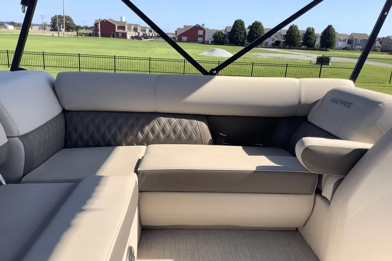 Slide: The Image of Harris 250 Sunliner 2025 - 13