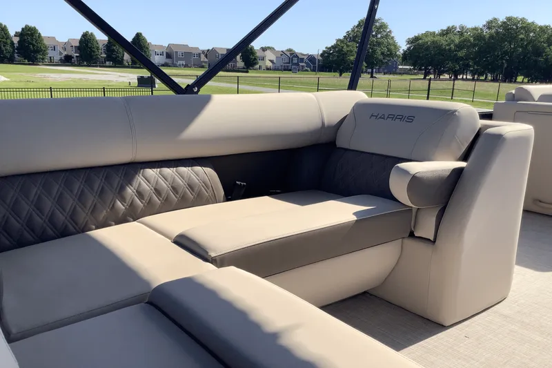 Slide: The Image of Harris 250 Sunliner 2025 - 14