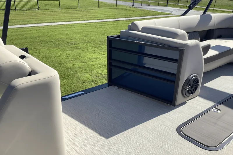 Slide: The Image of Harris 250 Sunliner 2025 - 16