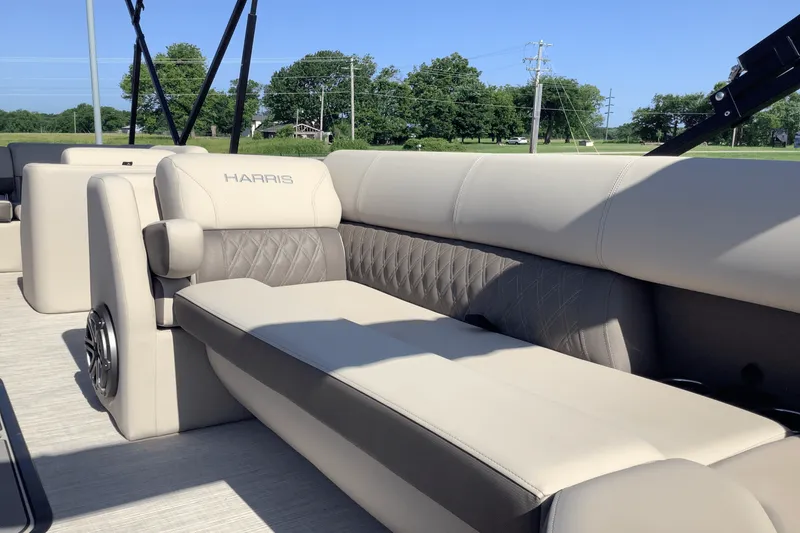 Slide: The Image of Harris 250 Sunliner 2025 - 19