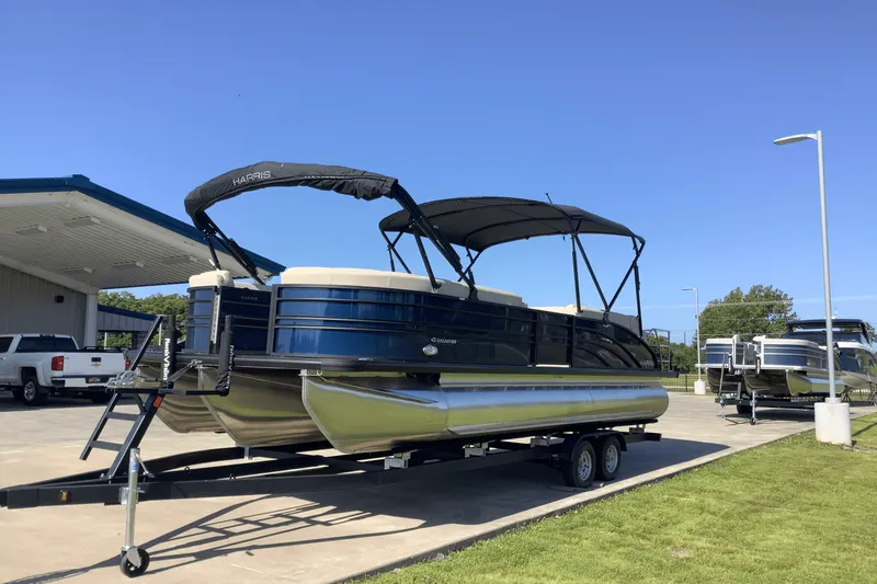 Slide: The Image of Harris 250 Sunliner 2025 - 2