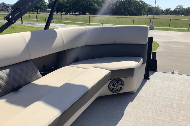 Slide: The Image of Harris 250 Sunliner 2025 - 20