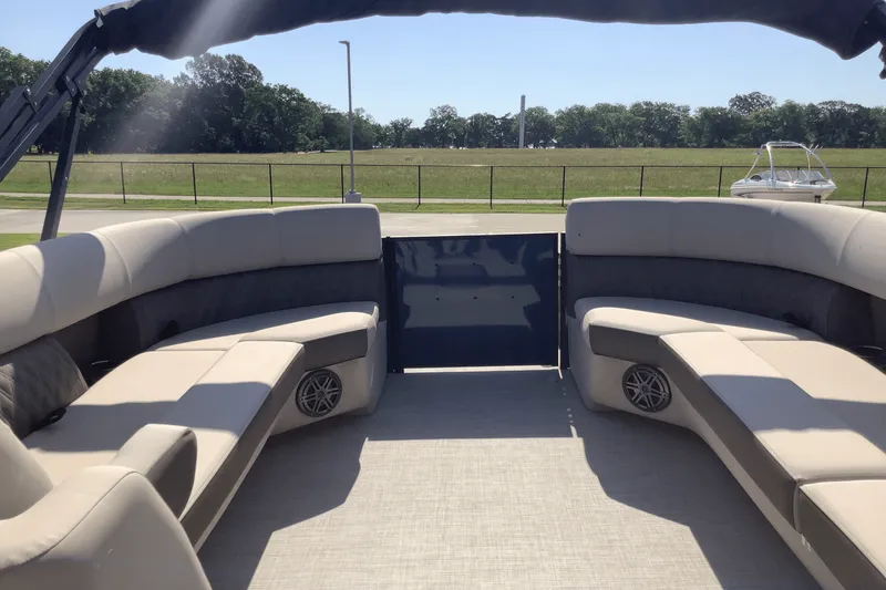 Slide: The Image of Harris 250 Sunliner 2025 - 22