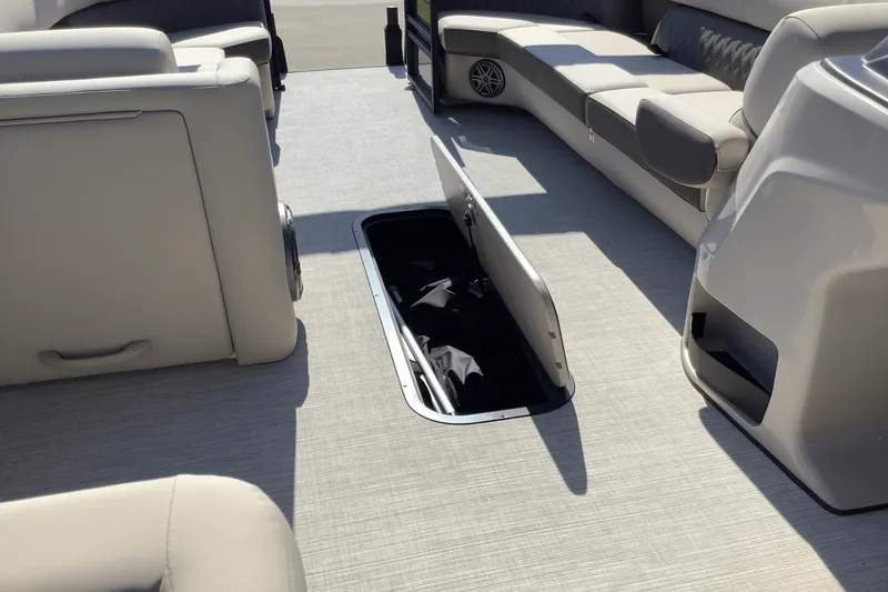 Slide: The Image of Harris 250 Sunliner 2025 - 33